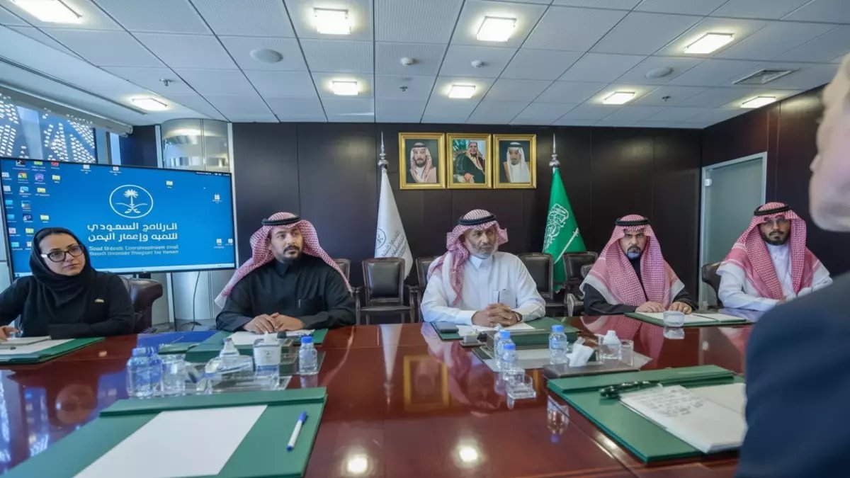 ما الفرق بين الإنفاق والاستثمار الاستراتيجي؟.. البرنامج السعودي لتنمية وإعمار اليمن يبني 'مصنع الأطباء' بقلب تعز