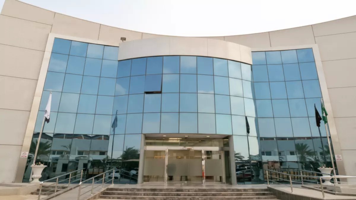 عاجل: لجنة حكومية سرية تحسم مصير 50 ألف موظف... هل ستفقد وظيفتك قبل التقاعد؟