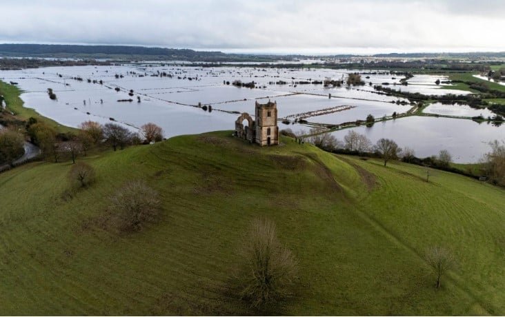 فيضانات بريطانيا