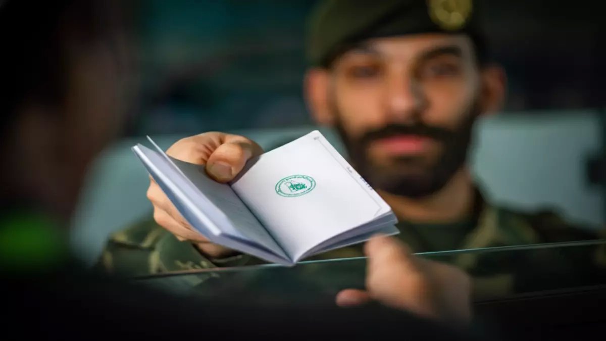 خطأ بسيط قد يكلفك 50 ألف ريال... المديرية العامة للجوازات تعلن عن المنفذ الآمن الوحيد لتجنبها