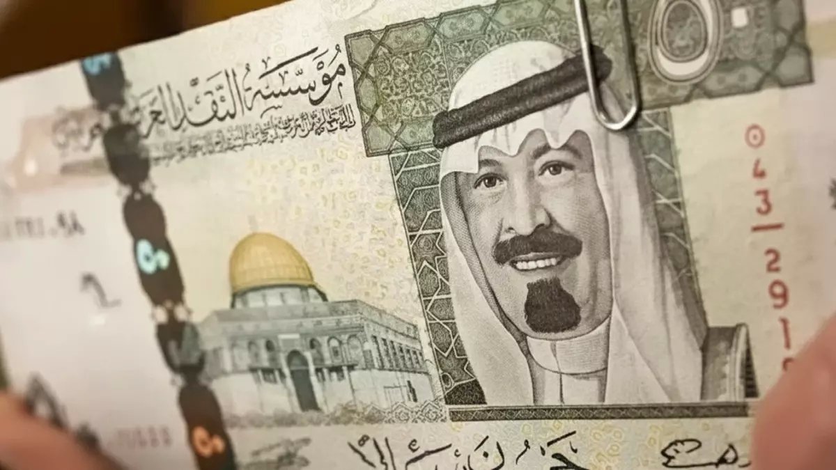 صادم: سعر الريال السعودي يهبط لأدنى مستوى في البنوك المصرية.. أسعار شراء وبيع لم تتغير منذ شهور!