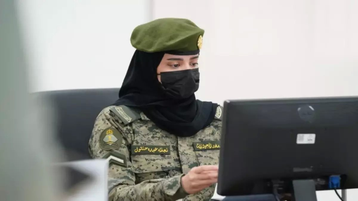 الجدار الذكي الذي لا يراه المسافرون.. كيف تصنف الجوازات السعودية من يحق له دخول المملكة عبر 7 فئات حماية ذكية؟