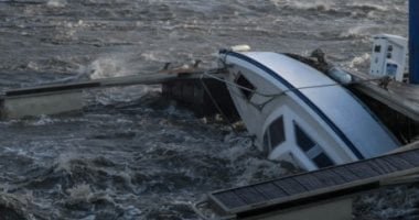 عاصفة نيلز.. مصرع شخص و900 ألف منزل بلا كهرباء فى فرنسا "فيديو"