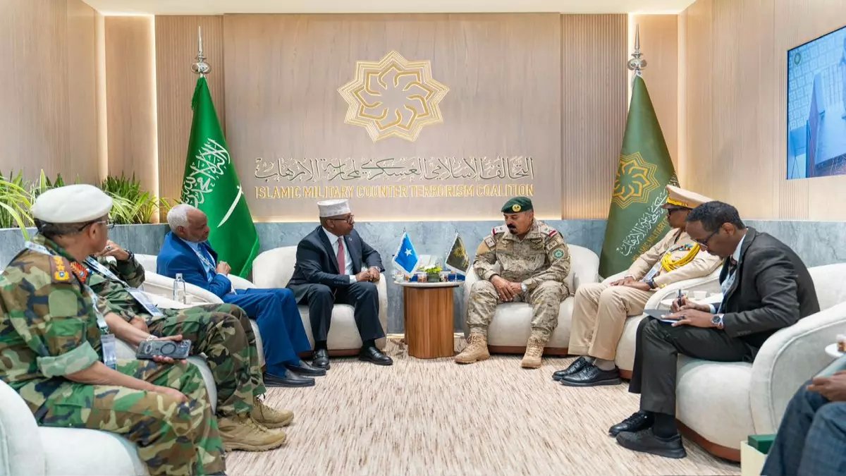 عاجل: وزير الدفاع الصومالي يكشف خطة سرية لسحق الإرهاب... التحالف الإسلامي يعلن تعاون استثنائي!
