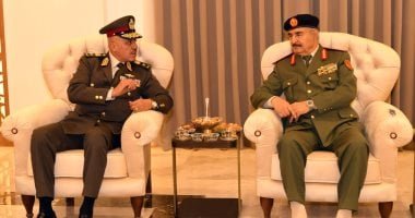 الفريق أحمد خليفة يعود إلى أرض الوطن عقب انتهاء زيارته الرسمية لدولة ليبيا