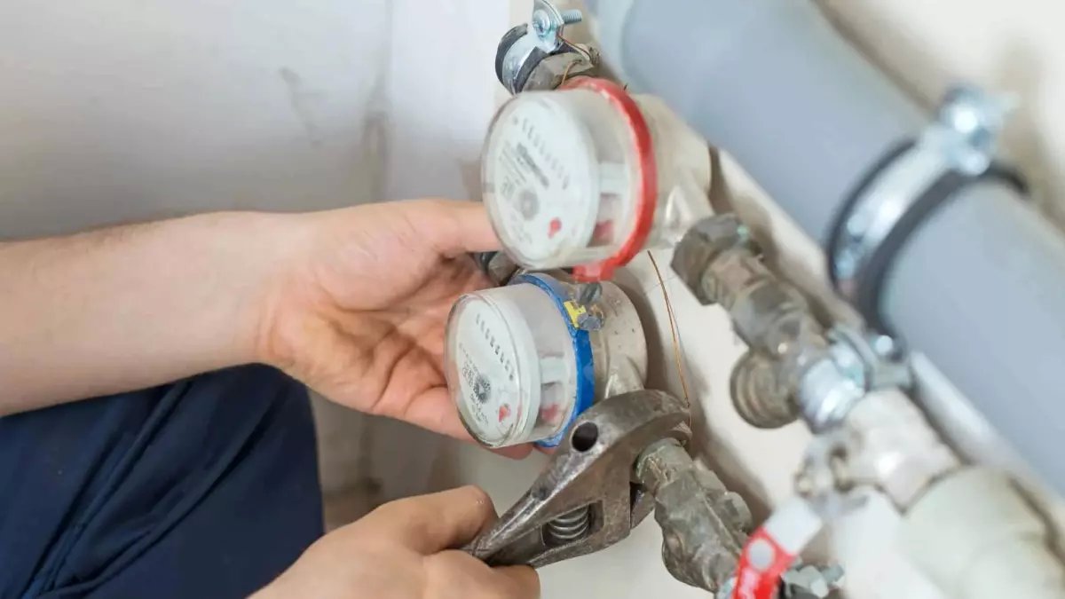 عاجل: أسعار صادمة لعدادات المياه في السعودية 2026… قد تصل لـ 50 ألف ريال!