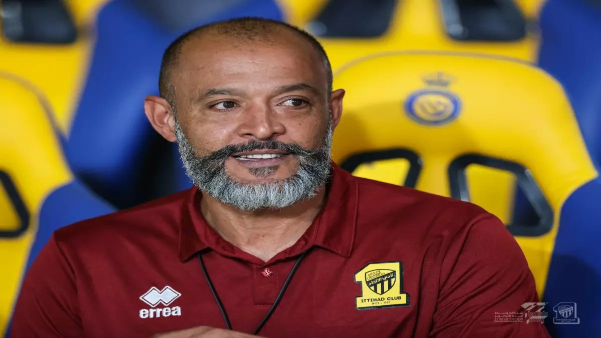 عاجل: مدرب الاتحاد يطلب طرد النجم الذي كلف ملايين الريالات فوراً... الصدمة تهز الإدارة!