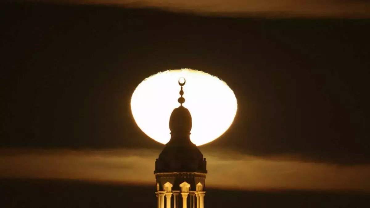 رسمي: لماذا تعذرت رؤية هلال رمضان؟ الإعلان الذي ينتظره 50 مليون خليجي!