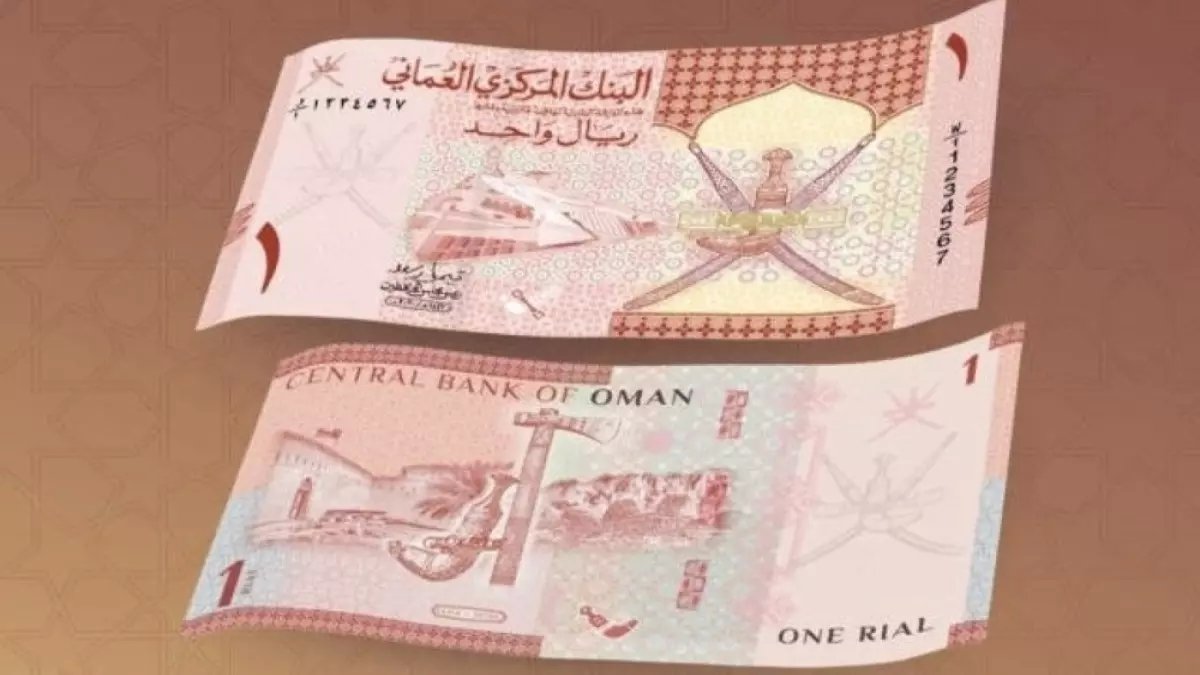 عاجل: الدولار يصدم الريال العماني بارتفاع مفاجئ إلى 0.3850… هل تنهار العملة الخليجية؟