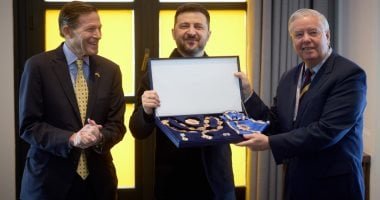 زيلينسكي يبحث مع وفد من مجلس الشيوخ الأمريكي تطورات الوضع في أوكرانيا