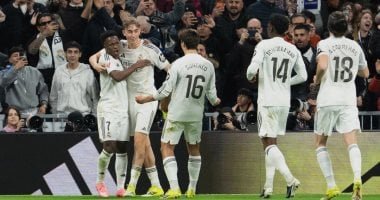 ريال مدريد يكتسح ريال سوسيداد برباعية ويتصدر الدوري الإسباني مؤقتا