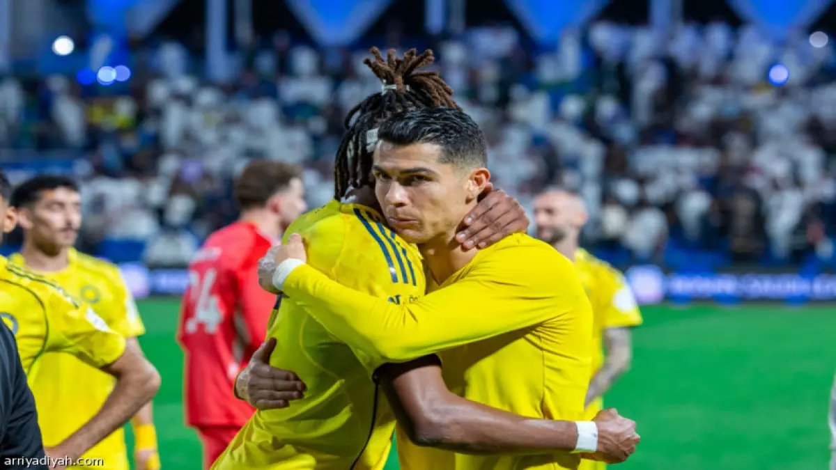 عاجل: ويسلي سعيد يقود لانس لاستعادة الصدارة بخماسية تاريخية - سعود عبد الحميد يصنع التمريرة الذهبية!