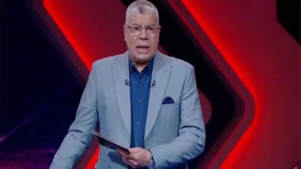 شوبير يكشف مفاجأة مدوية في تشكيل الأهلي أمام الجيش المغربي: تغييرات صادمة ومواجهة مصيرية!