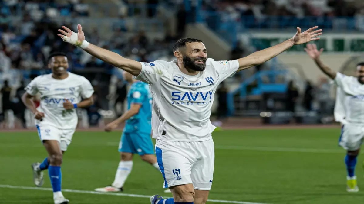 عاجل: بنزيما لن يلعب مع الهلال في دور المجموعات بآسيا! لكنه سينضم لهم بدور الـ16 وستتألق الدوري