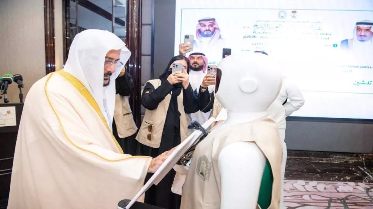 حصري: مكة تطلق ثورة الذكاء الاصطناعي في التعليم… هل يصبح طلابنا عباقرة رقميين بحلول 2026؟