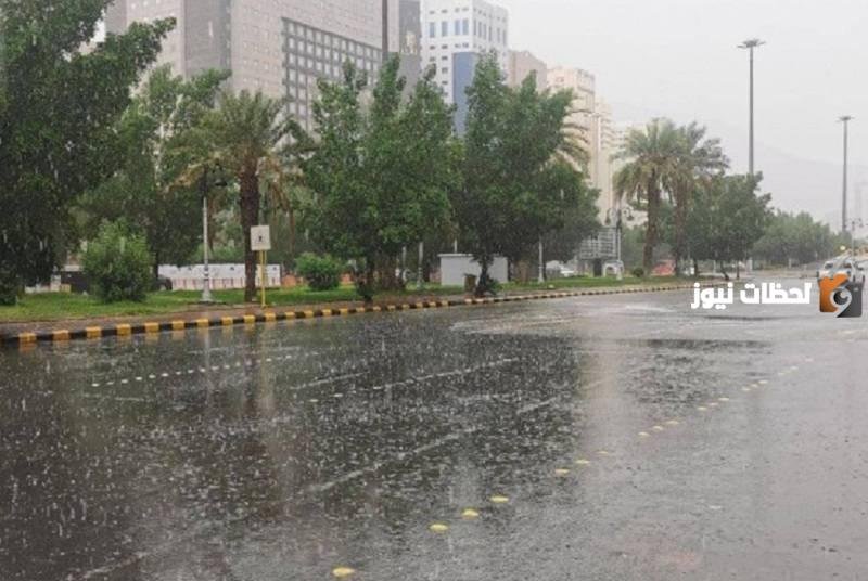  السعودية ترفع مستوى التحذير إلى اللون الأحمر في الطائف بسبب الأمطار الغزيرة