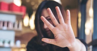 تزايد حوادث الاعتداء الجنسى على متن الطائرات الأمريكية..CBS News ترصد التفاصيل