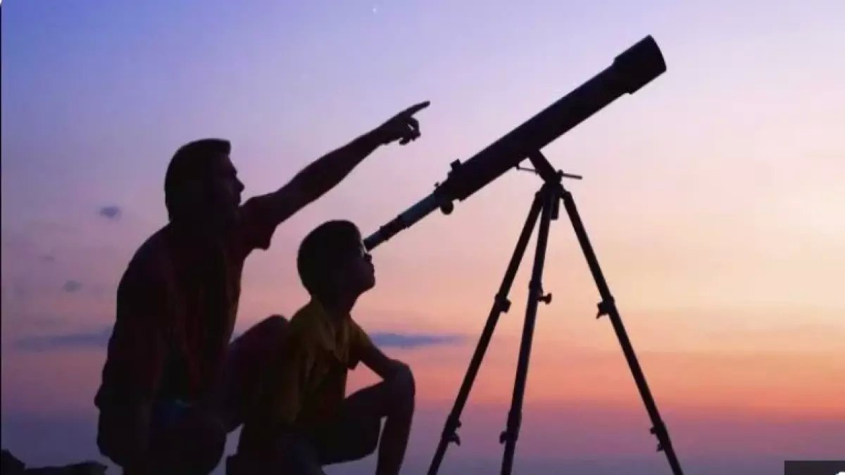 عاجل: مركز الفلك الدولي يكشف خطراً مميتاً يهدد العيون الثلاثاء... لا توجهوا التلسكوبات نحو الهلال!