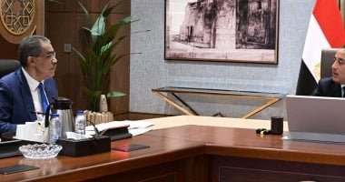 مدبولى يستعرض مع وزير الإعلام خطة العمل وتنفيذ تكليفات الرئيس حول الرأى العام