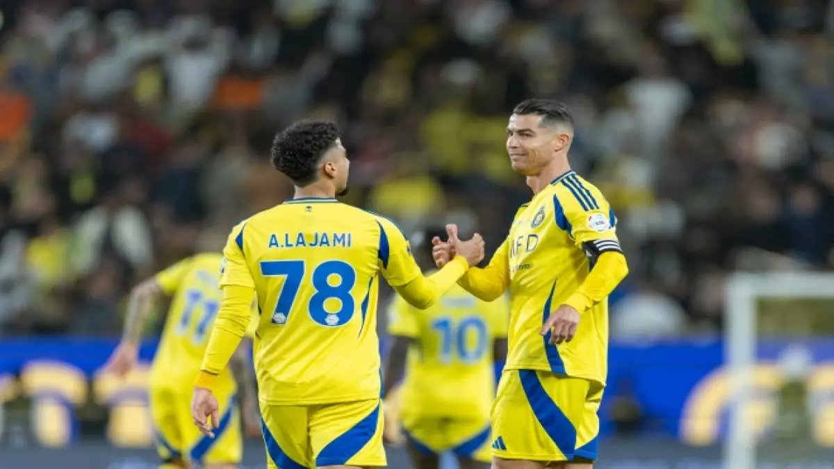 نادي النجمة ينجح في ضم مدافع النصر الشهير.. هويته غير متوقعة! (صورة)