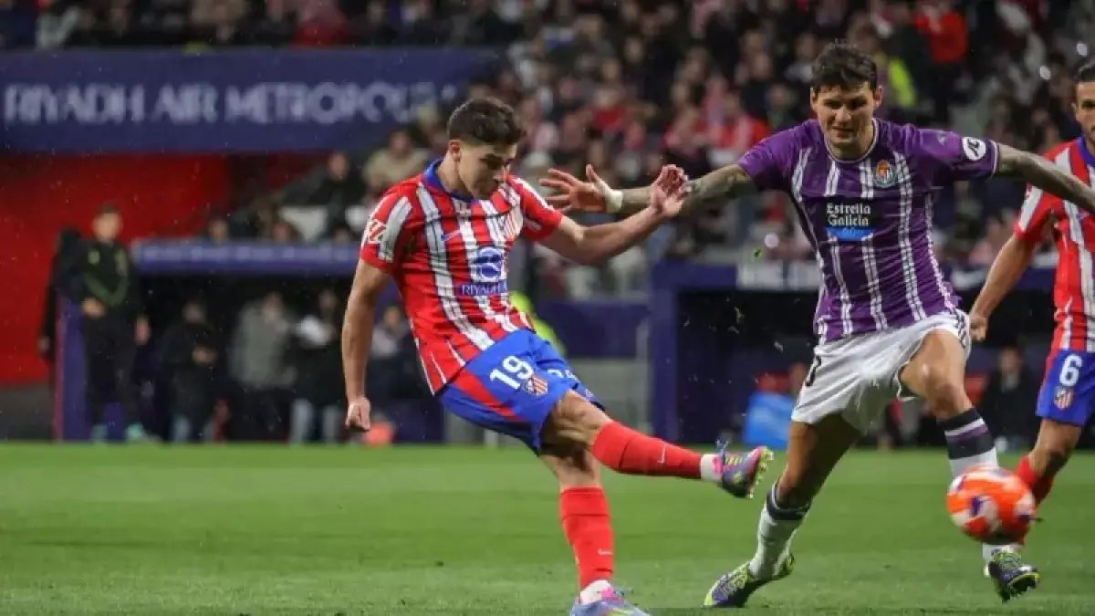 عاجل: أتلتيكو مدريد يقتحم عرين رايو فاليكانو بعد سحق برشلونة... هل ينجو من الهبوط؟