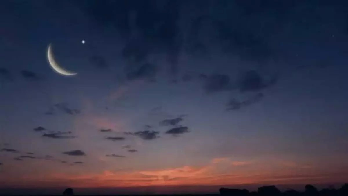 عاجل: أول صورة رسمية لهلال رمضان 2026 من أبوظبي... هل يبدأ الصيام الخميس؟