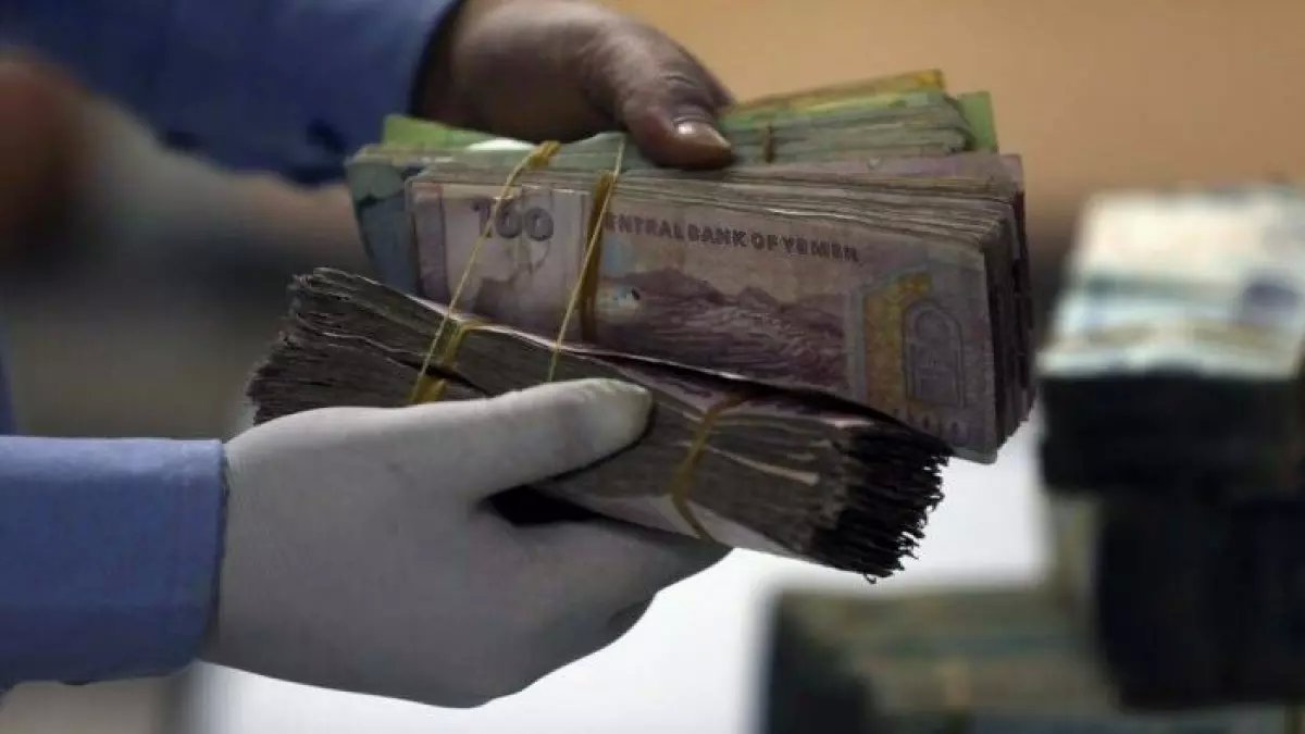 عاجل: انهيار مفاجئ للريال السعودي أمام اليمني.. المغتربون في أزمة والأسعار تنهار!