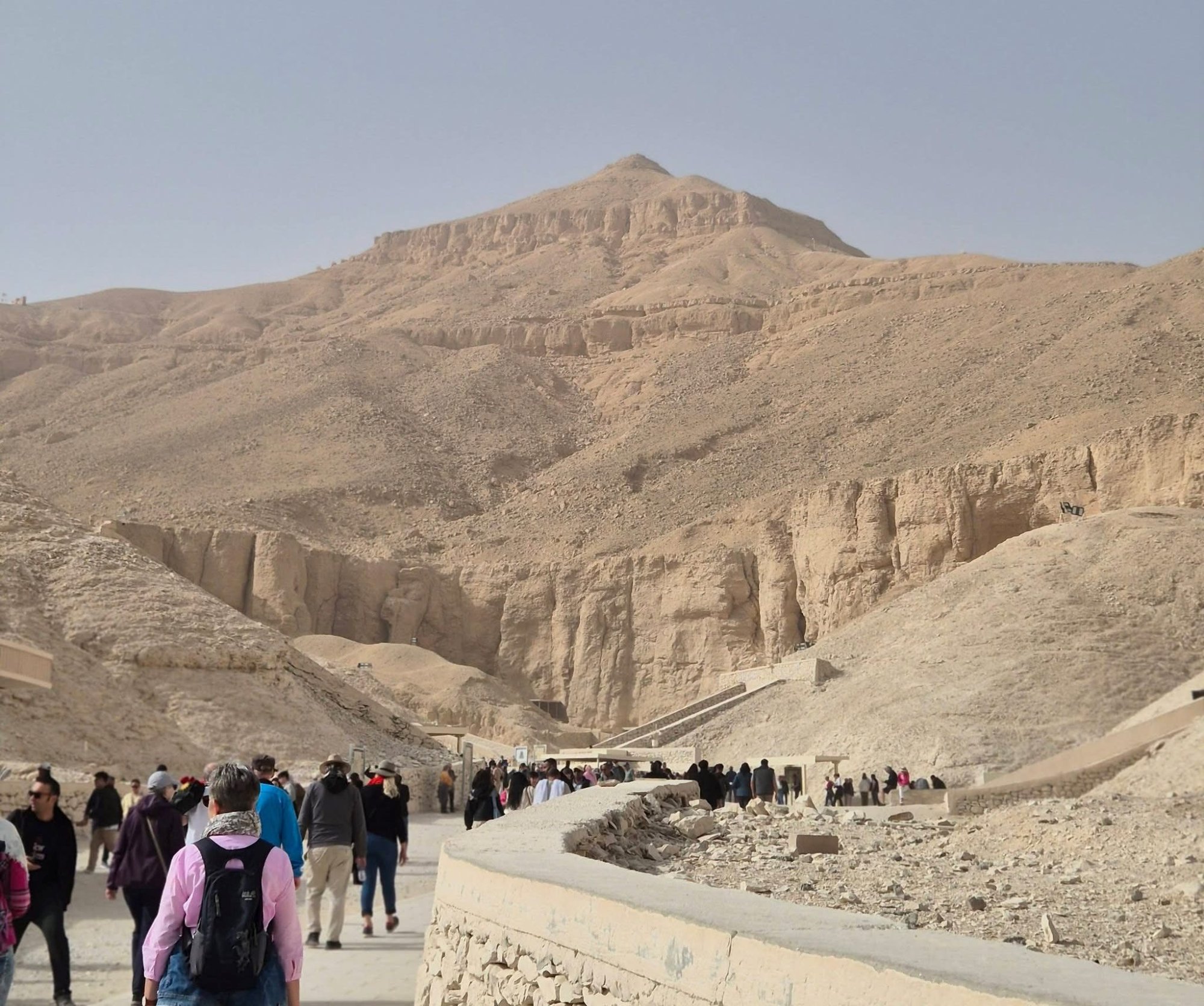 التوافد السياحى فى منطقة وادى الملوك والملكات بالأقصر