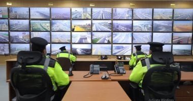 طوارئ بغرف عمليات المرور بسبب تقلبات الطقس وظهور رياح وأتربة بالطرق