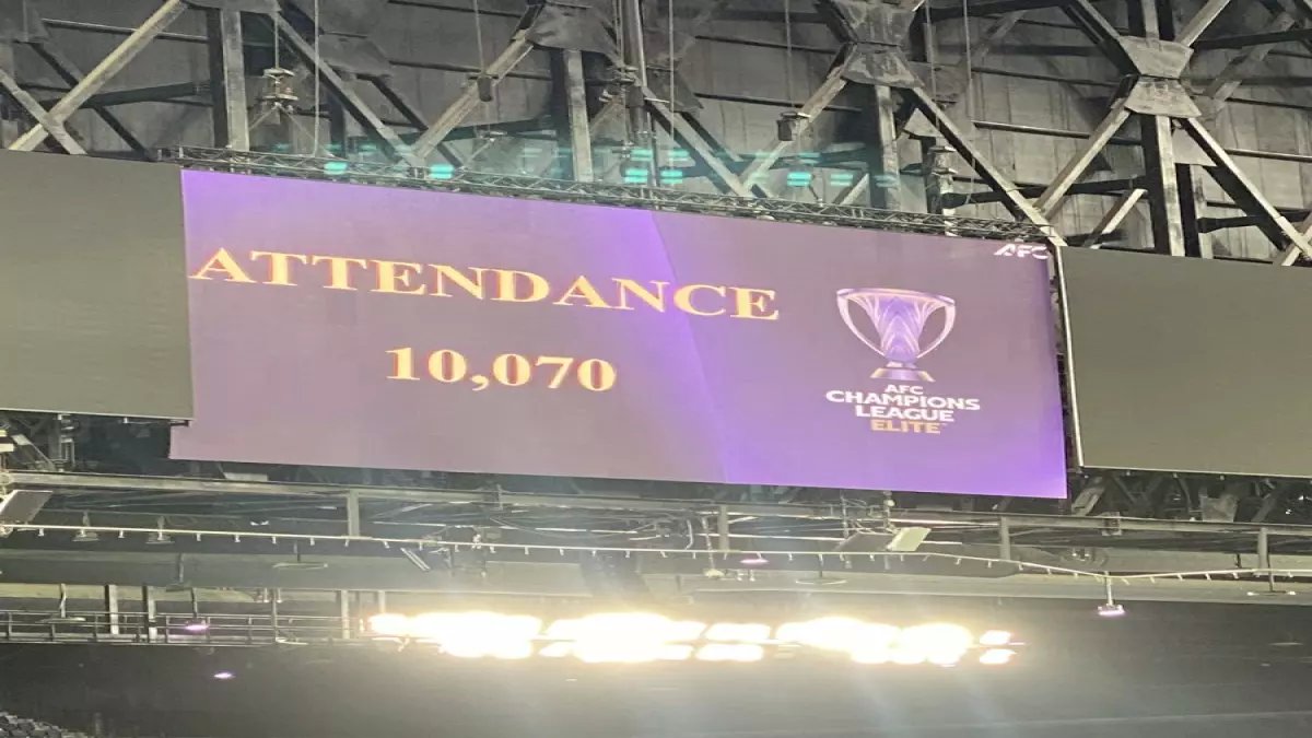 صادم: 10,070 مشجع يشعلون المملكة أرينا في مباراة الهلال التاريخية ضد الوحدة!