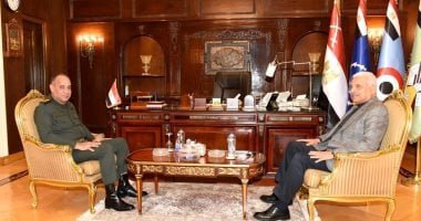 القوات المسلحة تجرى مراسم تسليم وتسلم القيادة فى تقليد عسكرى أصيل