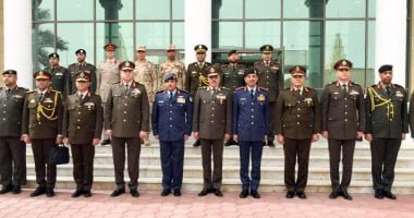 الفريق أحمد خليفة يعود إلى أرض الوطن بعد انتهاء زيارته لدولة الكويت