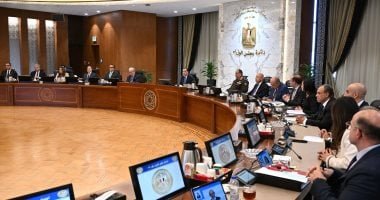 رئيس الوزراء: فتح آفاق أوسع للتواصل مع أعضاء البرلمان يخدم مصلحة المواطن