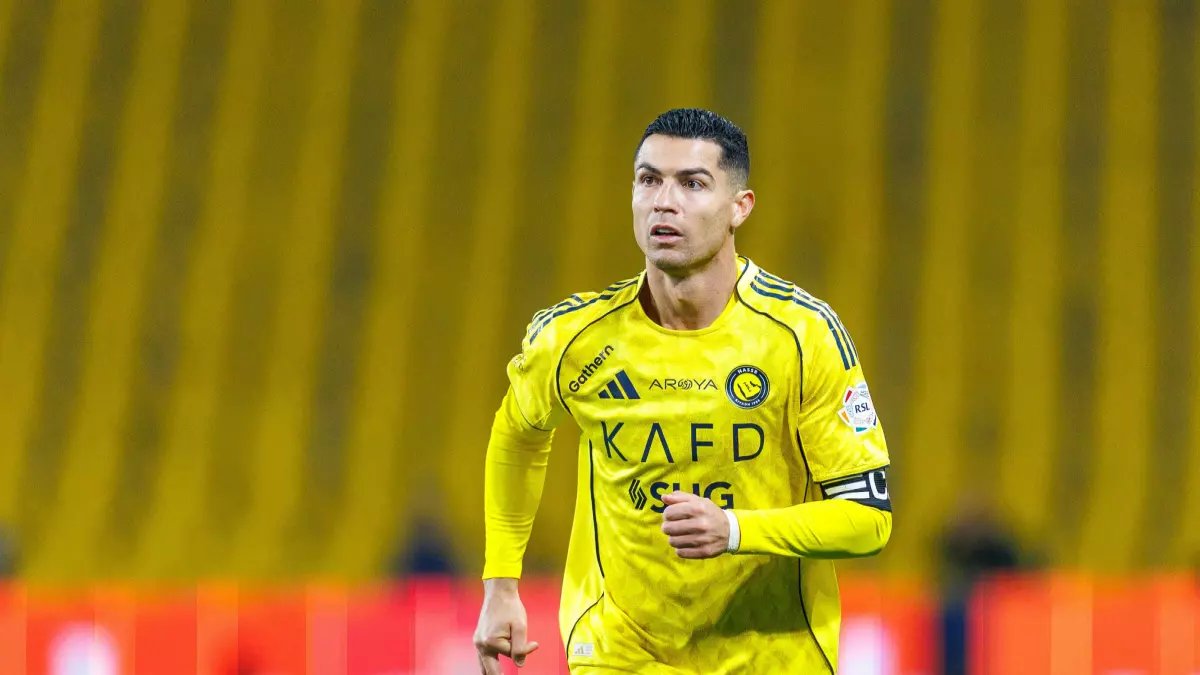 عاجل: الحقيقة الصادمة وراء إضراب رونالدو - كيف أنقذ موظفي النصر من أزمة مالية خانقة؟