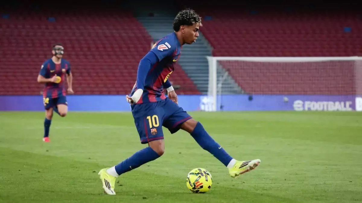 فضيحة: صحفي يفجر مؤامرة ريال مدريد ضد برشلونة - زوجة مندوب الحكام تتحكم في القرارات!