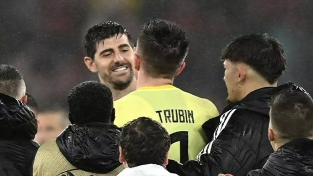 كورتوا يكشف سر هزيمة ريال مدريد أمام بنفيكا... ويوجه تحذيراً صارخاً قبل مواجهة الإياب!