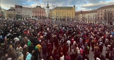 مظاهرات واسعة فى التشيك دعما للرئيس فى صراعه مع "سائقي السيارات"