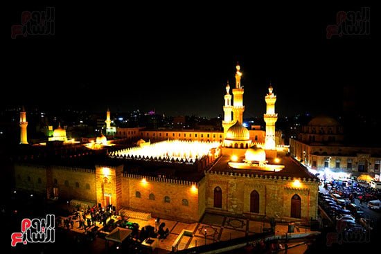 جانب من أجواء الاحتفال بمسجد الحسين جانب من أجواء الاحتفال بمسجد الحسين