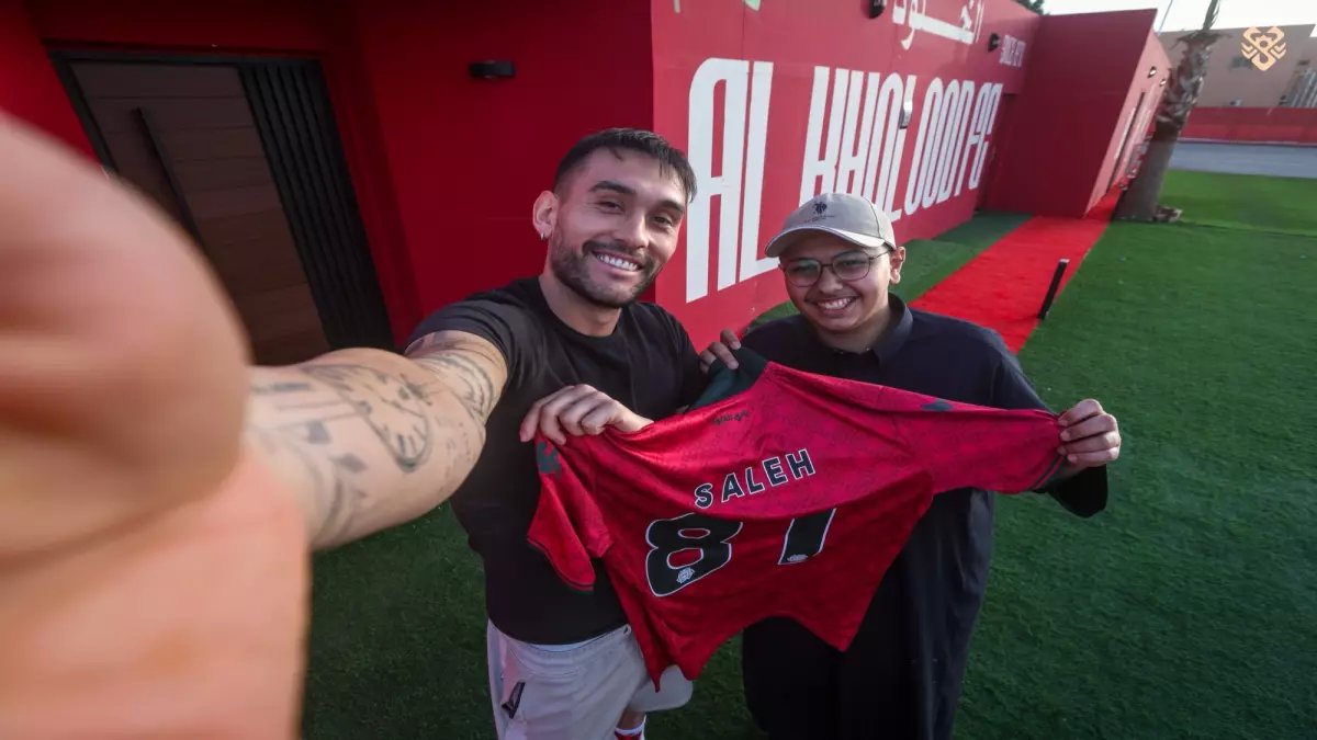 فيديو صادم: حارس الخلود يدفع حامل الكرة بعنف - العقوبة المفاجئة والاعتذار الخطير الذي هزّ الجماهير!