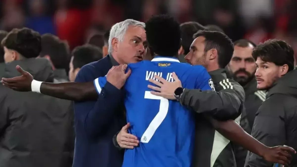 عاجل: فضيحة بنفيكا مع الريال تصل النفق... هل حاولوا اقتحام غرفة الملابس؟!