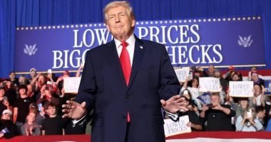 سلاح الجو الأمريكى يتراجع عن قراره والسر «ألوان ترامب المفضلة» .. تفاصيل