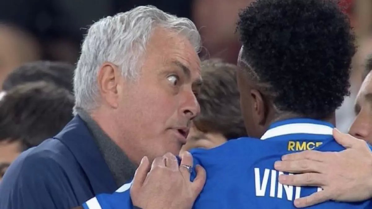 عاجل: فليك يرتكب نفس خطأ تشافي القاتل... هل يواجه نفس المصير؟!