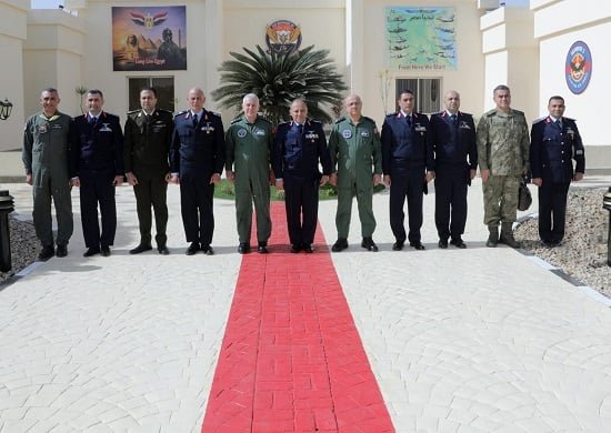 قائد القوات الجوية يلتقى نظيره التركي (1)