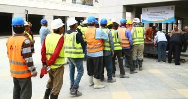تسجيل العمالة غير المنتظمة.. تعرف على طرق الحصول على إعانات وزارة العمل