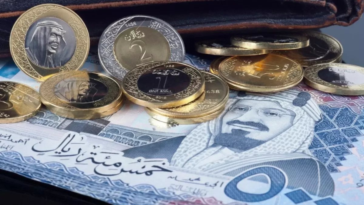 عاجل: أسعار الريال السعودي تشهد انقساماً صادماً في رمضان - الفارق يصل لـ 57 قرشاً بين البنوك!