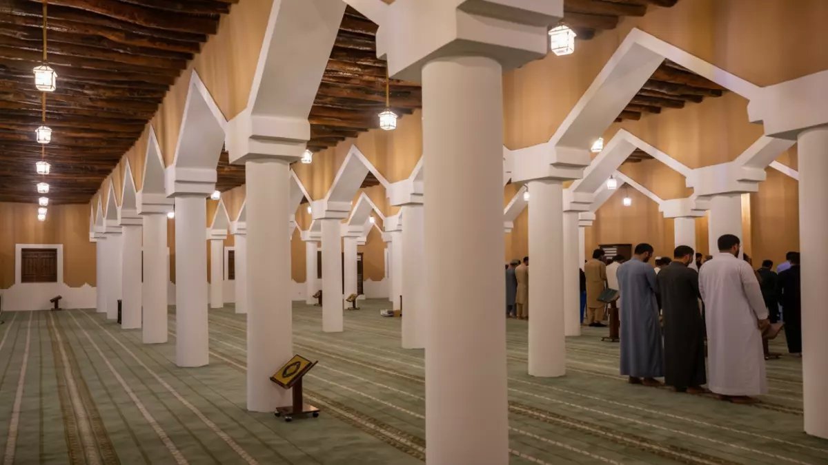 شاهد: مسجد عمره قرون يتحول لمعجزة معمارية... مشروع ولي العهد يضاعف مساحته 100% ويحافظ على روحه النجدية!