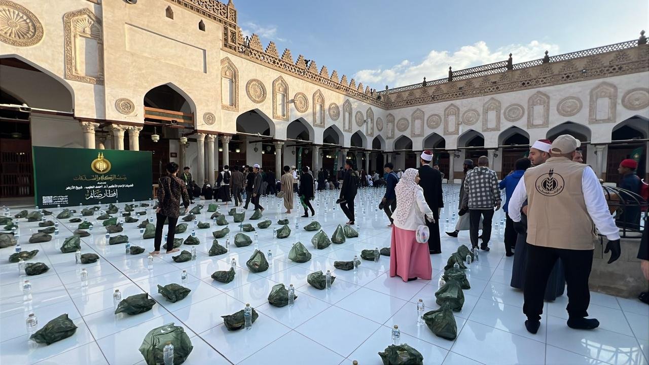 جانب من تجهيزات الإفطار