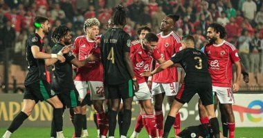 مراقب مباراة الأهلي والجيش الملكي يبرئ الأحمر ويدين جماهير بطل المغرب