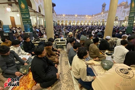 صلاة المغرب بالأزهر