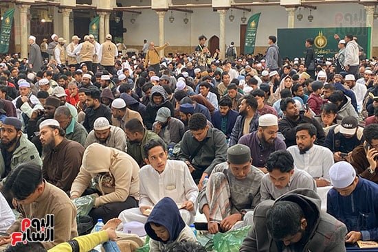 جانب من إفطار الصائمين